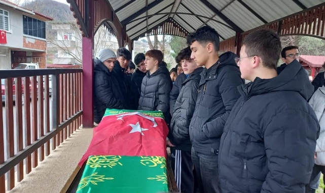Av yaparken kazara arkadaşını vurdu
