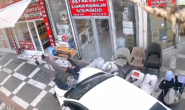 Baba ve oğlunun yaralandığı kaza kamerada