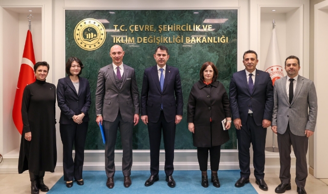 Bakan Kurum UNICEF Türkiye Temsilcisi Marchi ile buluştu