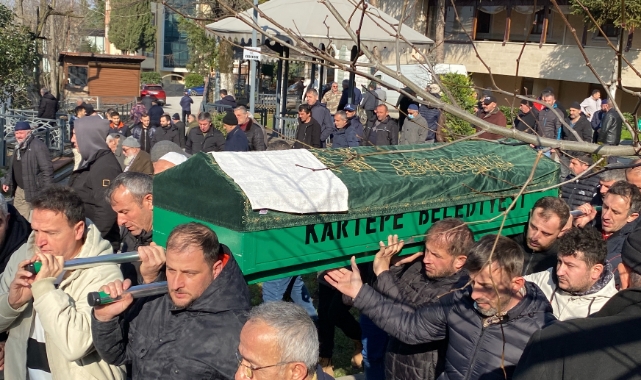 Baltayla öldürülen berber defnedildi