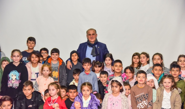 Başkan Kaya'dan çocuklara karne hediyesi
