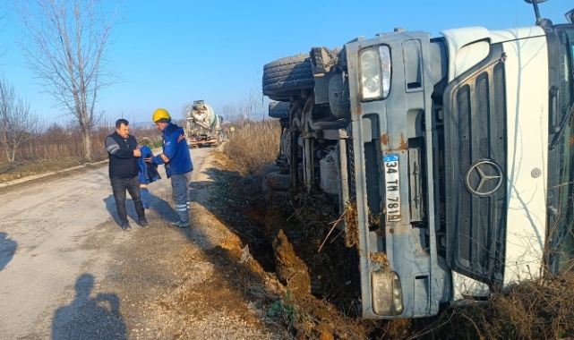Bursa'da devrilen beton mikserinin sürücüsü yaralandı!
