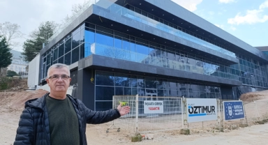 Bursa'da doksan senelik Havuzlu Park'ta inşaat durdu, muhtar isyan etti
