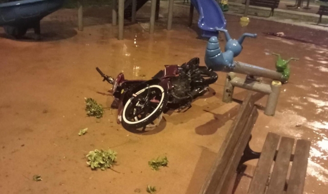 Bursa'da motosiklet çocuk parkına daldı! 1 ölü