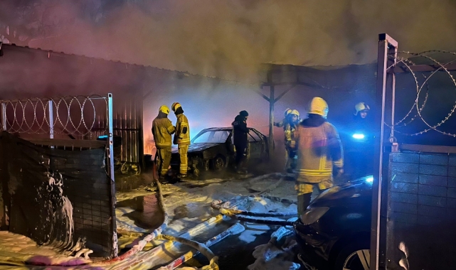 Bursa'da oto galeri alevlere teslim oldu!