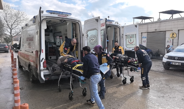 Bursa'da otomobille çarpışan motosiklet sürücüsü ile kızı yaralandı