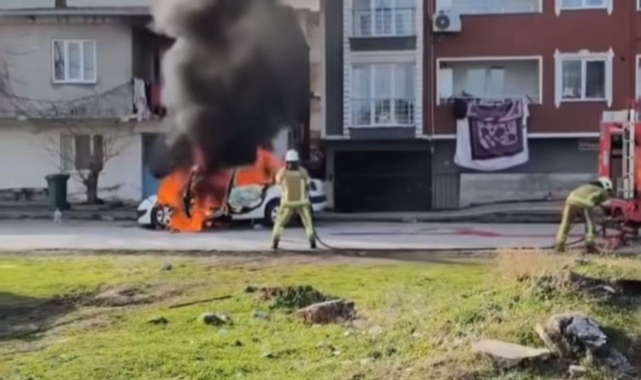 Bursa'da park halindeki araç bomba gibi patladı!