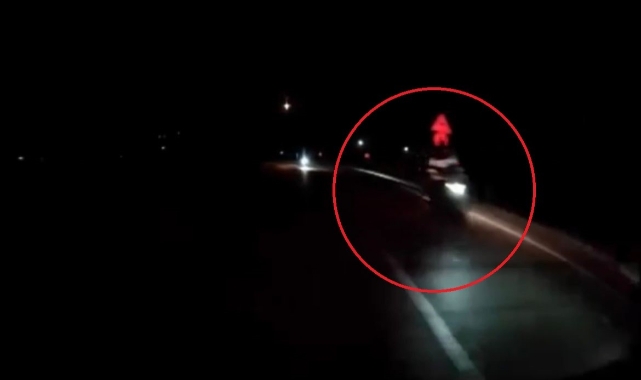 Bursa'da ters yöne giren taksi motosikletle çarpıştı: 2'si ağır 5 yaralı