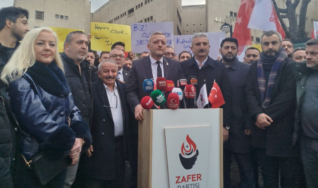 Bursa'da Zafer Partililer Genel Başkan Ümit Özdağ için toplandı