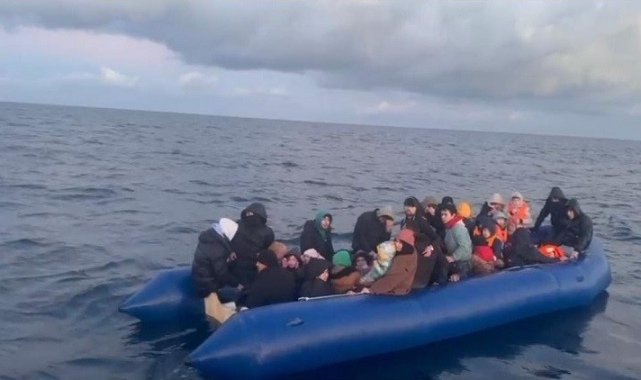 Çanakkale'de 46 kaçak göçmen kurtarıldı