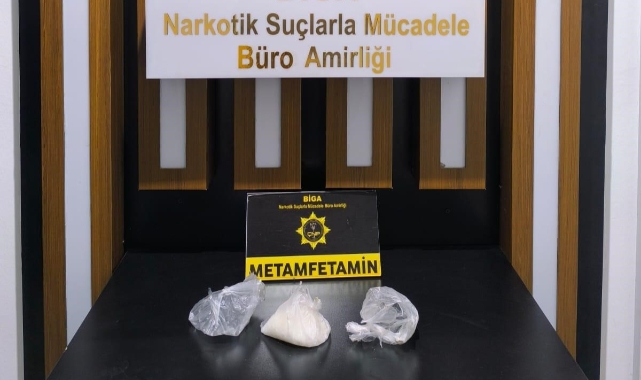 Çanakkale'de 'dur' ihtarına uymayarak kaçan araçtan uyuşturucu çıktı