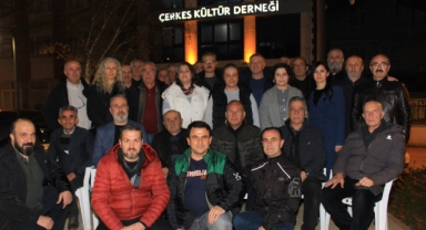 Çerkes Feridun Akçay dedelerinin 161 yıllık anavatan hayalini gerçekleştirip Maykop'a yerleşiyor