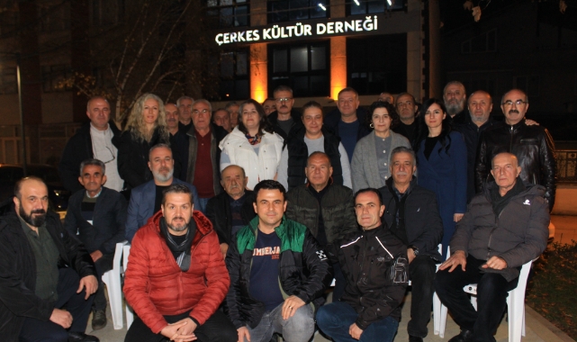 Çerkes Feridun Akçay dedelerinin 161 yıllık anavatan hayalini gerçekleştirip Maykop'a yerleşiyor