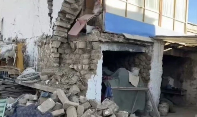 Çin'in Tibet bölgesini 6.8'lik deprem vurdu!