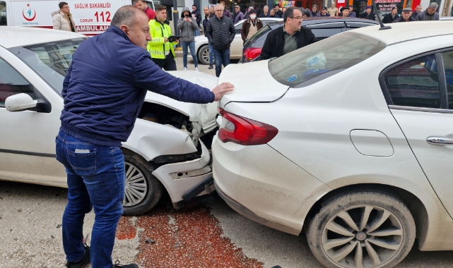Çorum'da iki otomobil çarpıştı: 1 yaralı