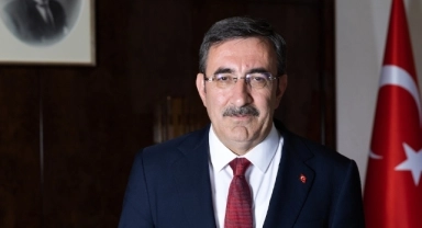 Cumhurbaşkanı Yardımcısı Yılmaz'dan Regaip Kandili mesajı!
