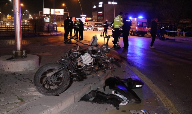 Denizli’de otomobilin çarptığı genç motokurye hayatını kaybetti