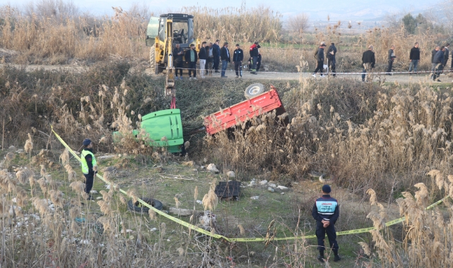 Denizli'de traktör dere yatağına düştü!  1 ölü