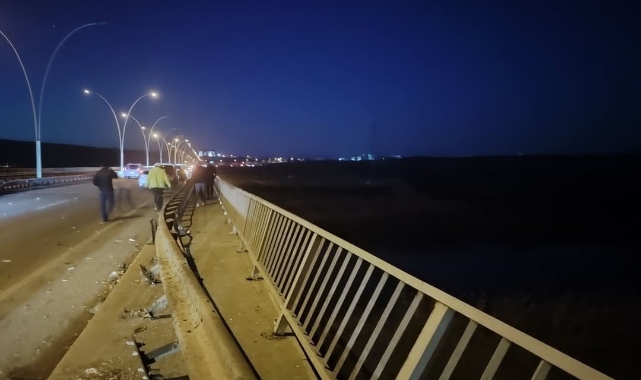 Edirne’de 20 tonluk tır köprüden düştü: 2 yaralı