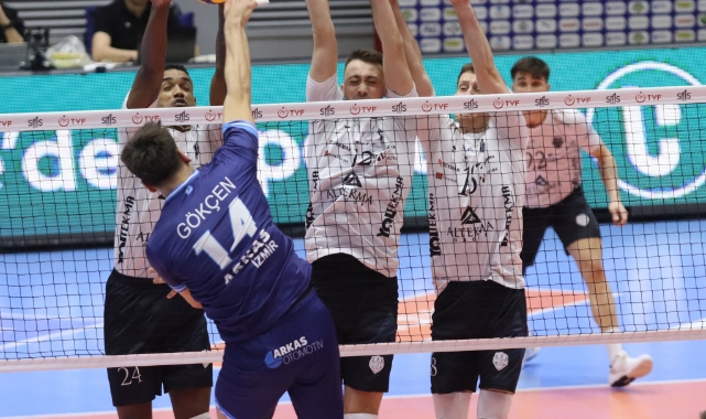 Efeler Ligi: Arkas Spor: 3 - Altekma: 0