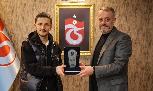 Enis Bardhi’ye teşekkür plaketi