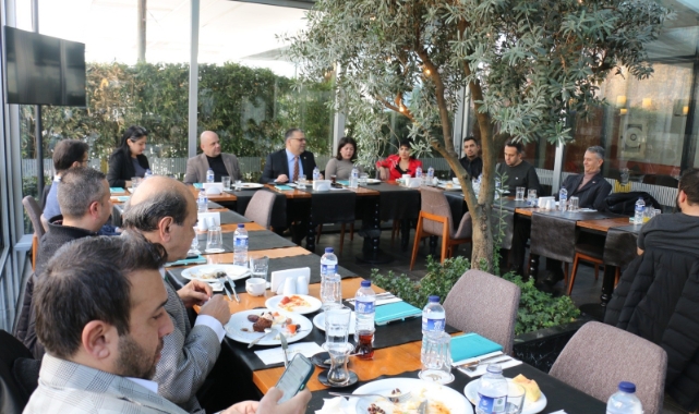 Eskişehir Barosu yöneticileri basın mensupları ile bir arada