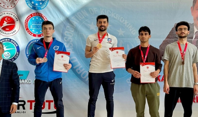 ETÜ’lü Sporcular Kick Boksta Erzurum’a 5 madalya kazandırdı