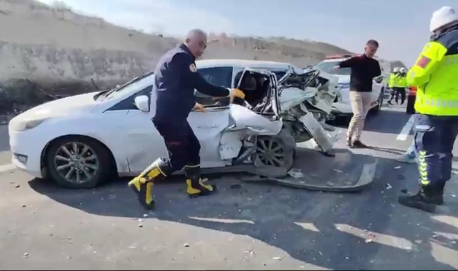 Feci trafik kazasında 12 kişi yaralandı
