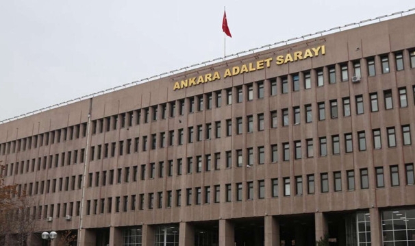 FETÖ firarisine bilgi sızdırdığı öne sürülen polisler hakim karşısına çıkacak!