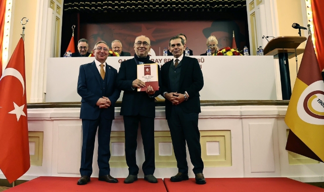 Galatasaray'da yeni divan kurulu üyeleri için berat töreni yapıldı