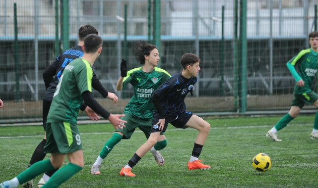 Gemlik Belediyespor Elmasbahçelerspor'u 6-1 yendi