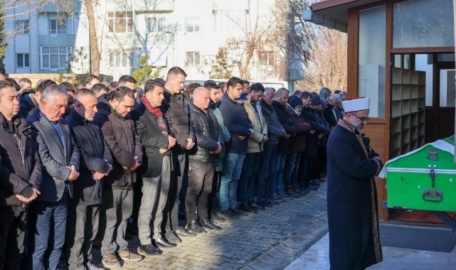 Gözyaşları arasında son yolculuğuna uğurlandı