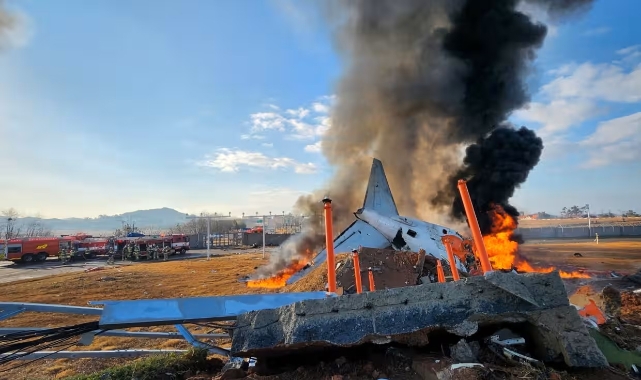 Güney Kore uçak kazasının şokunda!