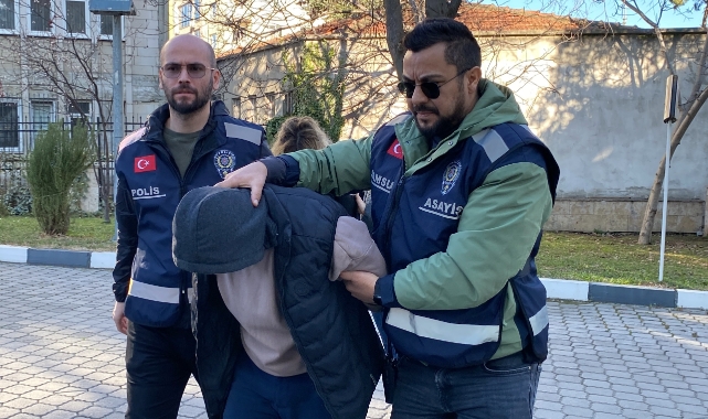 Hurda araçların ruhsatlarını çaldılar! 2 gözaltı