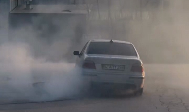 İnegöl'de drift atan ehliyetsiz sürücüye 65 bin TL ceza