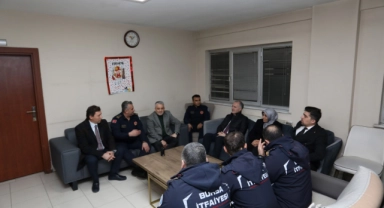 İnegöl protokolünden yılbaşı gecesi görev yapan kurum ve esnaflara ziyaret