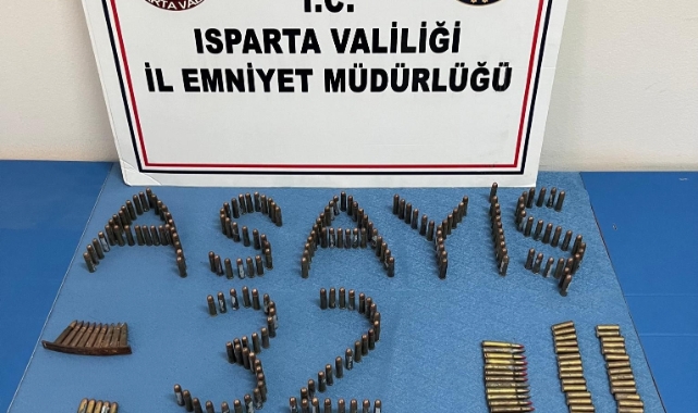 Isparta’da evinde silah ve fişeklerle yakalanan şüpheli tutuklandı
