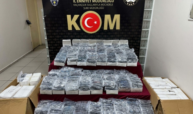 İzmir'de 6,5 milyon TL değerinde kaçak gözlük ele geçirildi