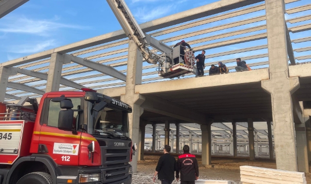 Kahramanmaraş'ta inşaattan düşen 2 işçi yaralandı