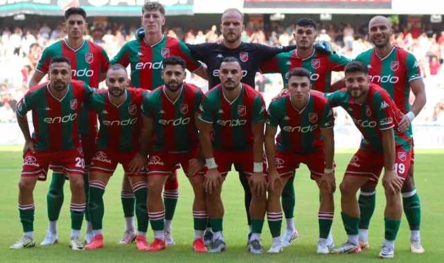 Karşıyaka fırtına gibi başladı! Bursaspor'la fark 9 puanda kaldı