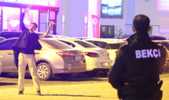 “Kaybedecek bir şeyim yok” diyen şahıs bıçakla kendini yaraladı