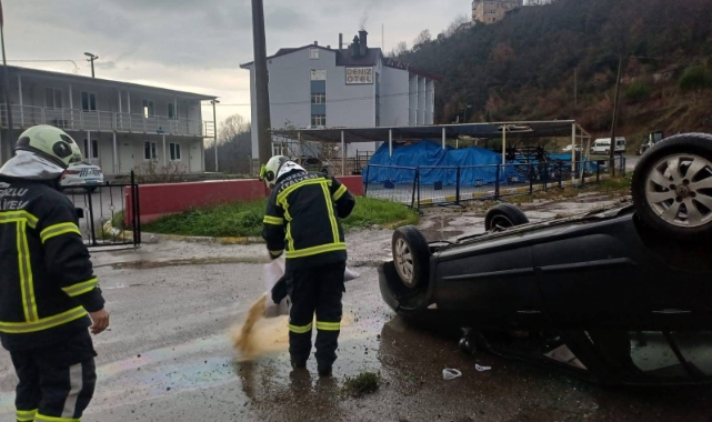 Kontrolden çıkan araç ters döndü