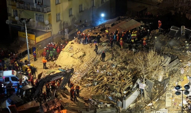 Konya'da 4 katlı bina çöktü: İki kişi yaşamını yitirdi, üç kişi sağ kurtarıldı