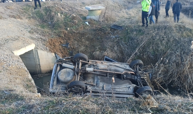 Konya’da otomobil sulama kanalına devrildi: 3 yaralı