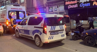 Konya'da tartıştığı kocasının elinde bıçağı gören kadın ikinci kattan atladı