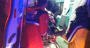 Malatya’da kontrolden çıkan araç refüje çarptı!