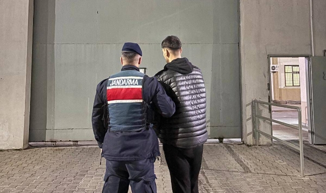 Manisa'da 5 ayrı suçtan aranan şahıs jandarma tarafından yakalandı