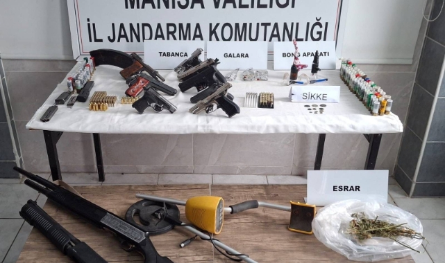 Manisa jandarmasından 2 ilçede eş zamanlı operasyon