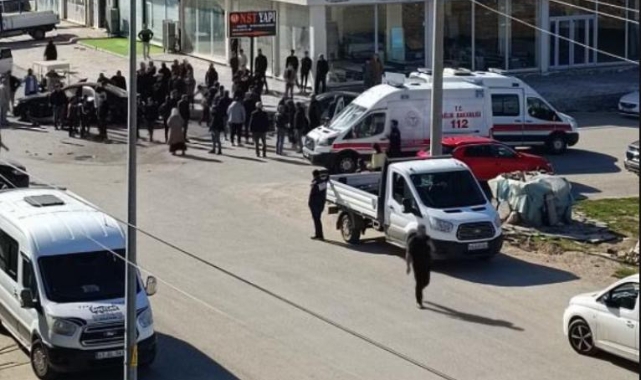 Mardin'de iki otomobil çarpıştı: 2 yaralı