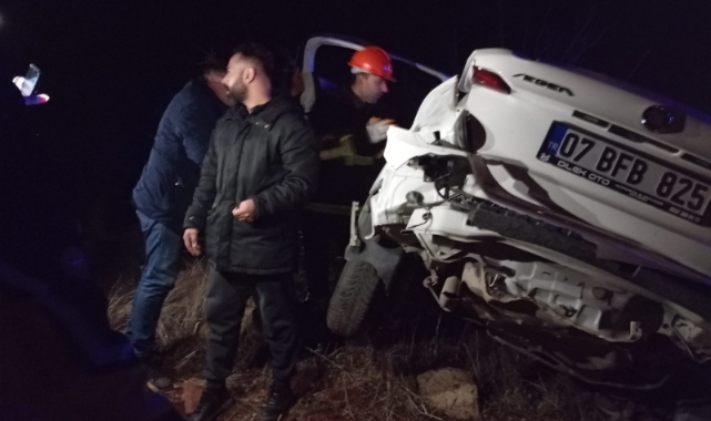 Mardin'de otomobil tarlaya devrildi! 5 yaralı